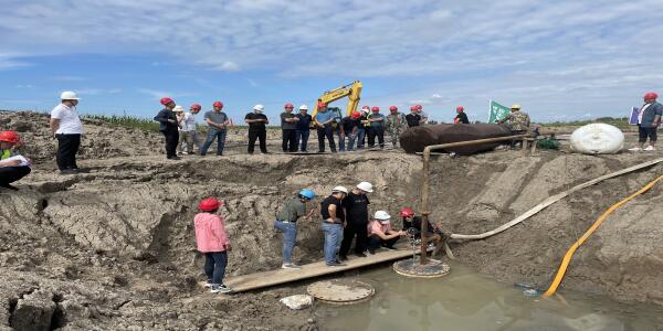 2021年9月1日吉林省中部城市引松供水二期工程农科 支线PCCP管道首段水压试验圆满成功2.jpg