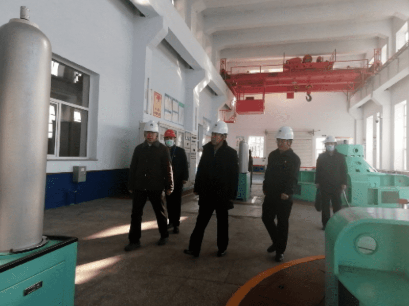 2021-11-19省国资委党委副书记刘子军一行到地方水电集团发电抚松分公司运行车间党支部开展党支部联系点对接调研活动 (3).png