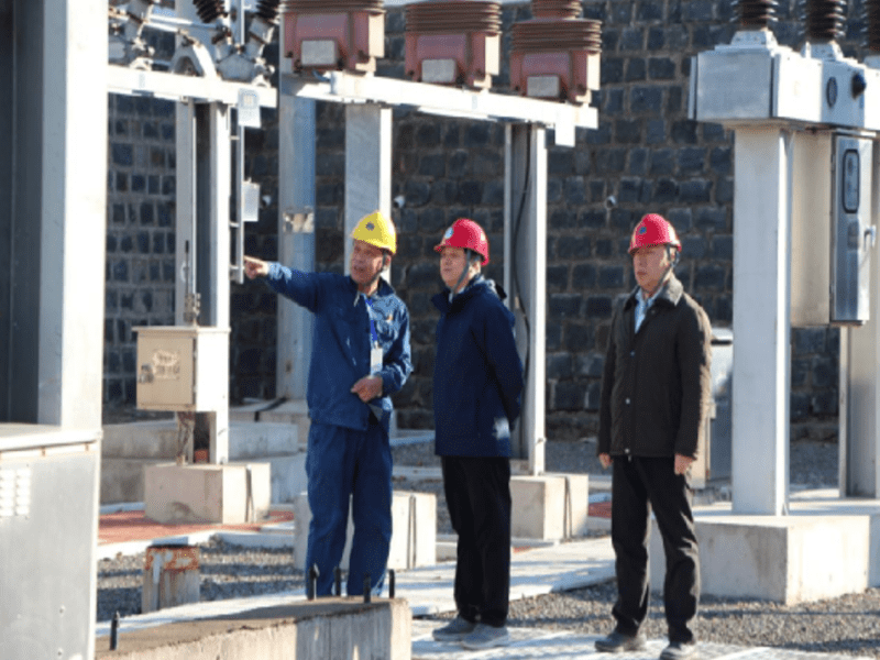 2021-11-19省国资委一级巡视员王绍坤一行到天正发电抚松分公司开展实地调研 (3)(1).png